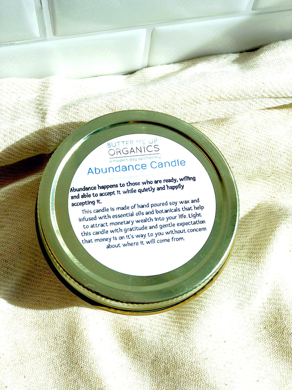 LOWKEY ABUNDANCE- HAND- POURED MANIFESTATION CANDLE